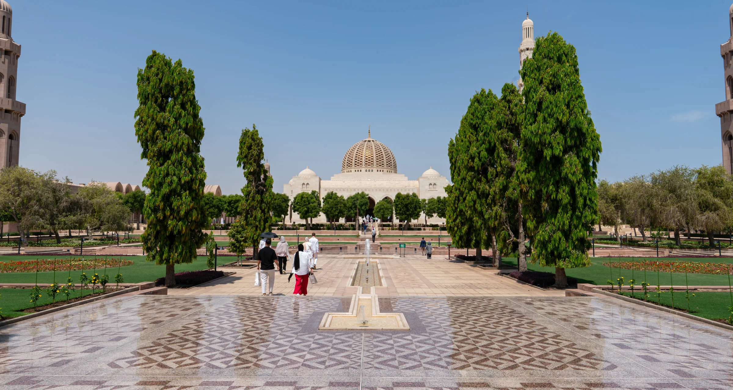 Oman, photograph 3 of 23, by Sam Rose.