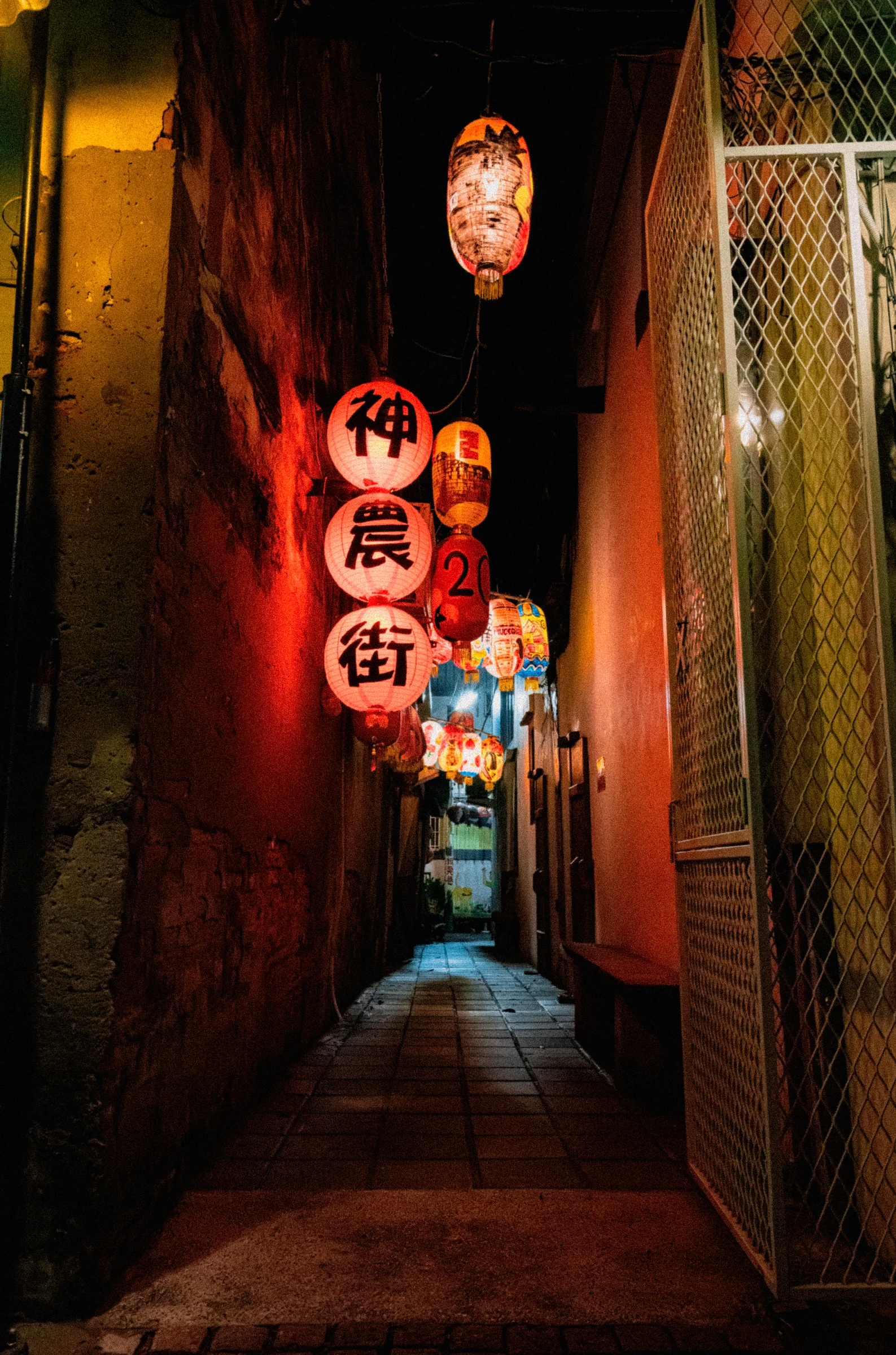Taiwan, photograph 7 of 40, by Sam Rose.