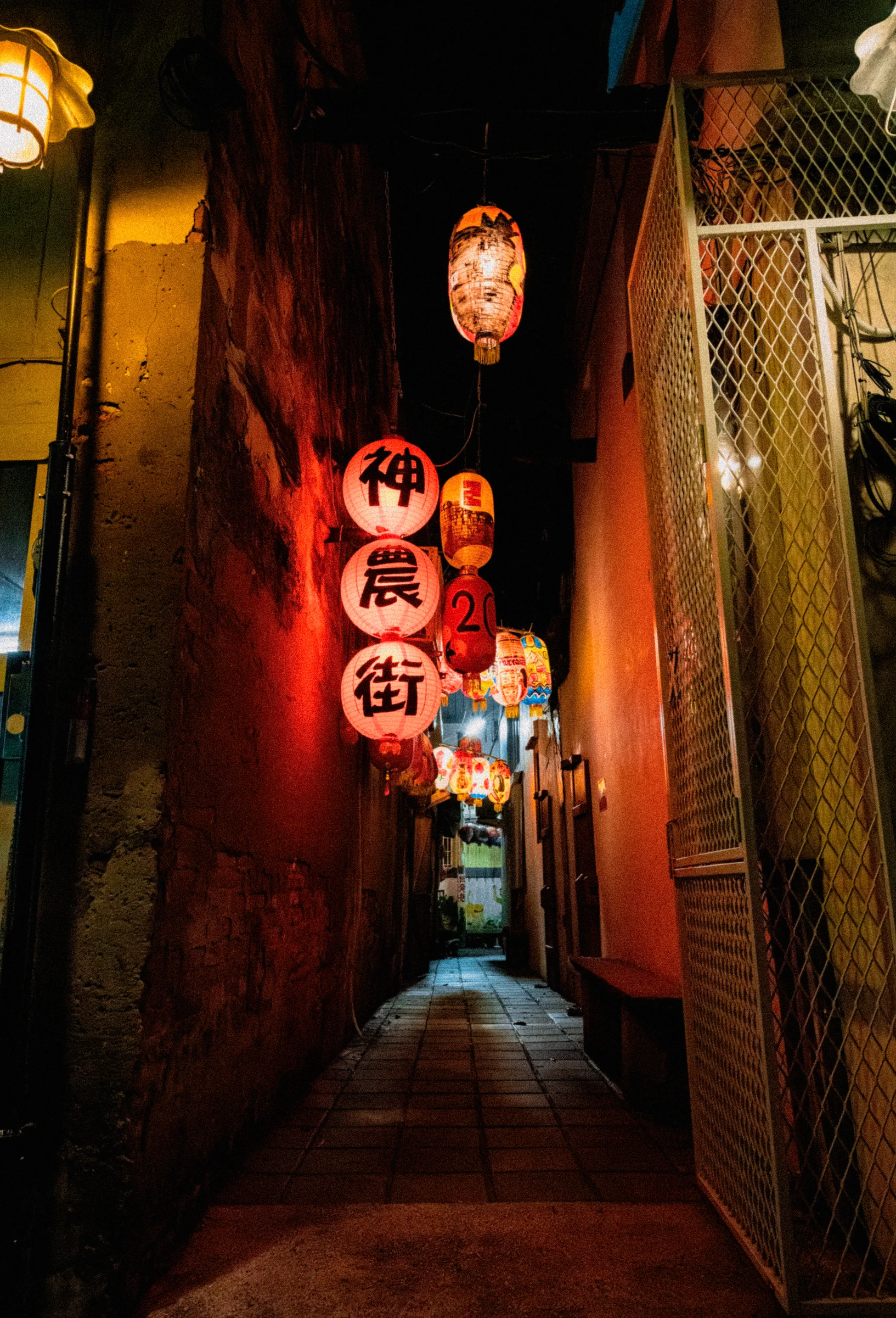 Taiwan, photograph 6 of 40, by Sam Rose.