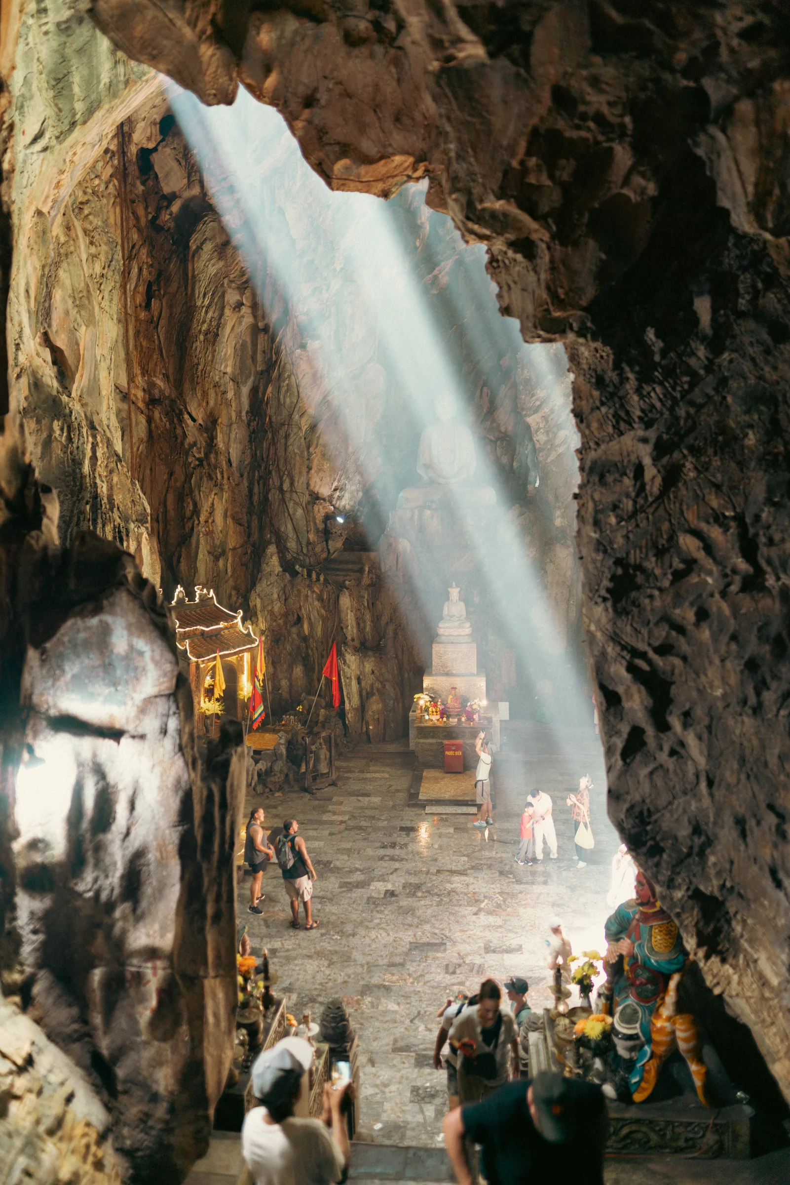 Vietnam, photograph 12 of 18, by Sam Rose.